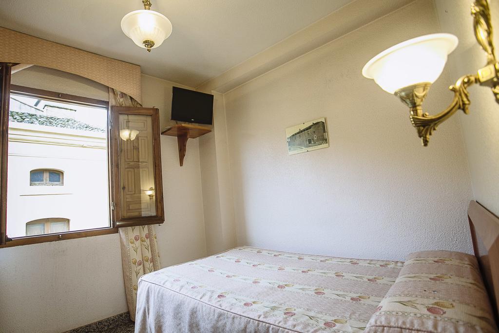 Hostal Plaza Ciudad-Rodrigo Cameră foto